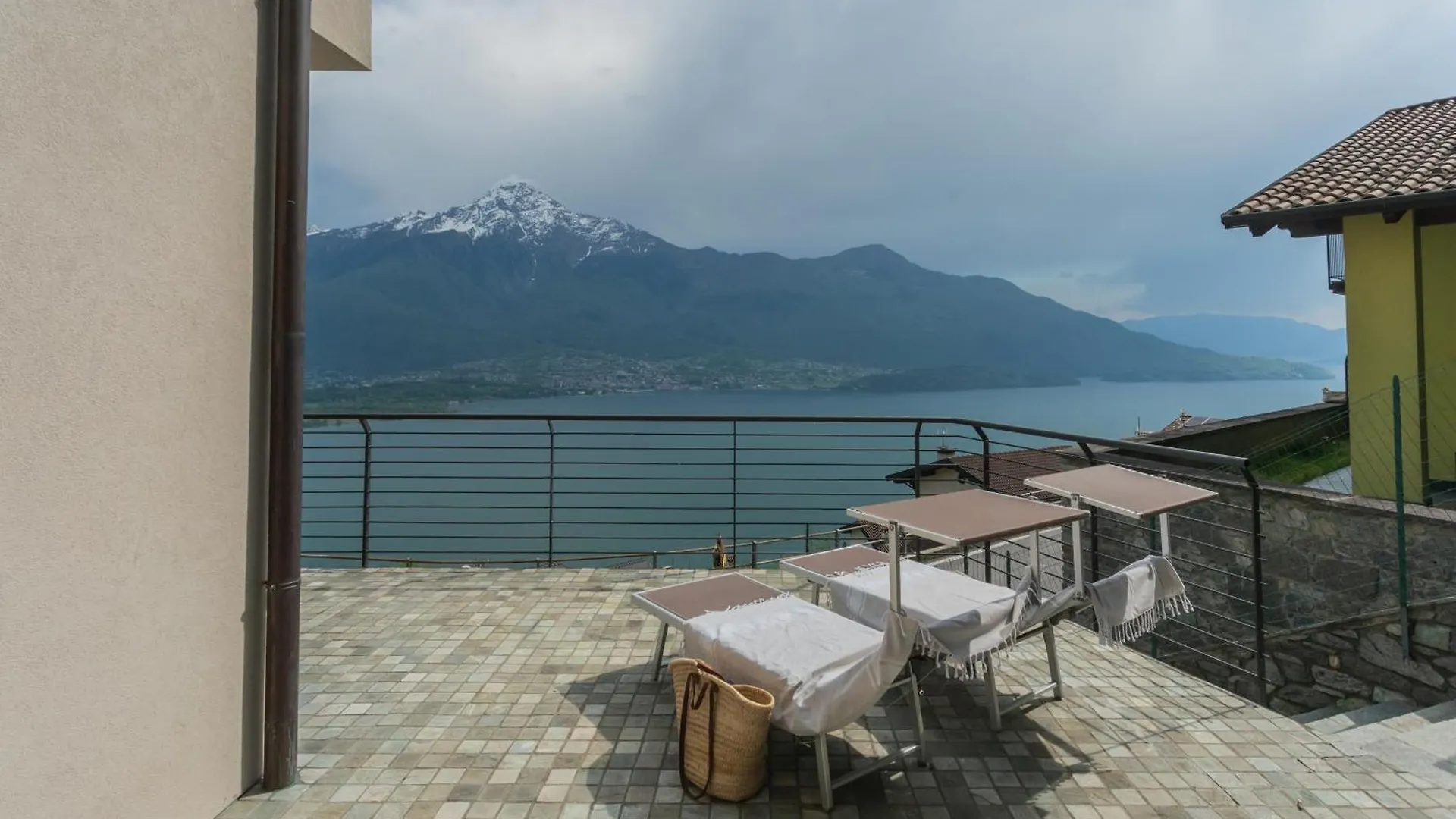 Blooms By The Lake By Rent All Como Gera Lario Apartman