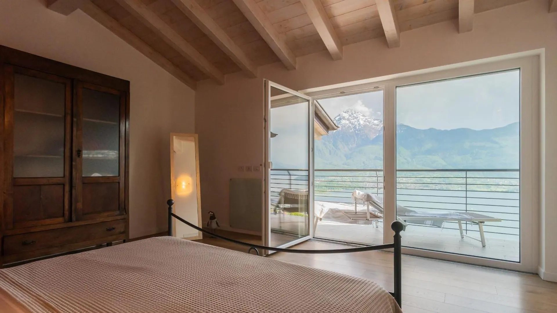 Blooms By The Lake By Rent All Como Gera Lario