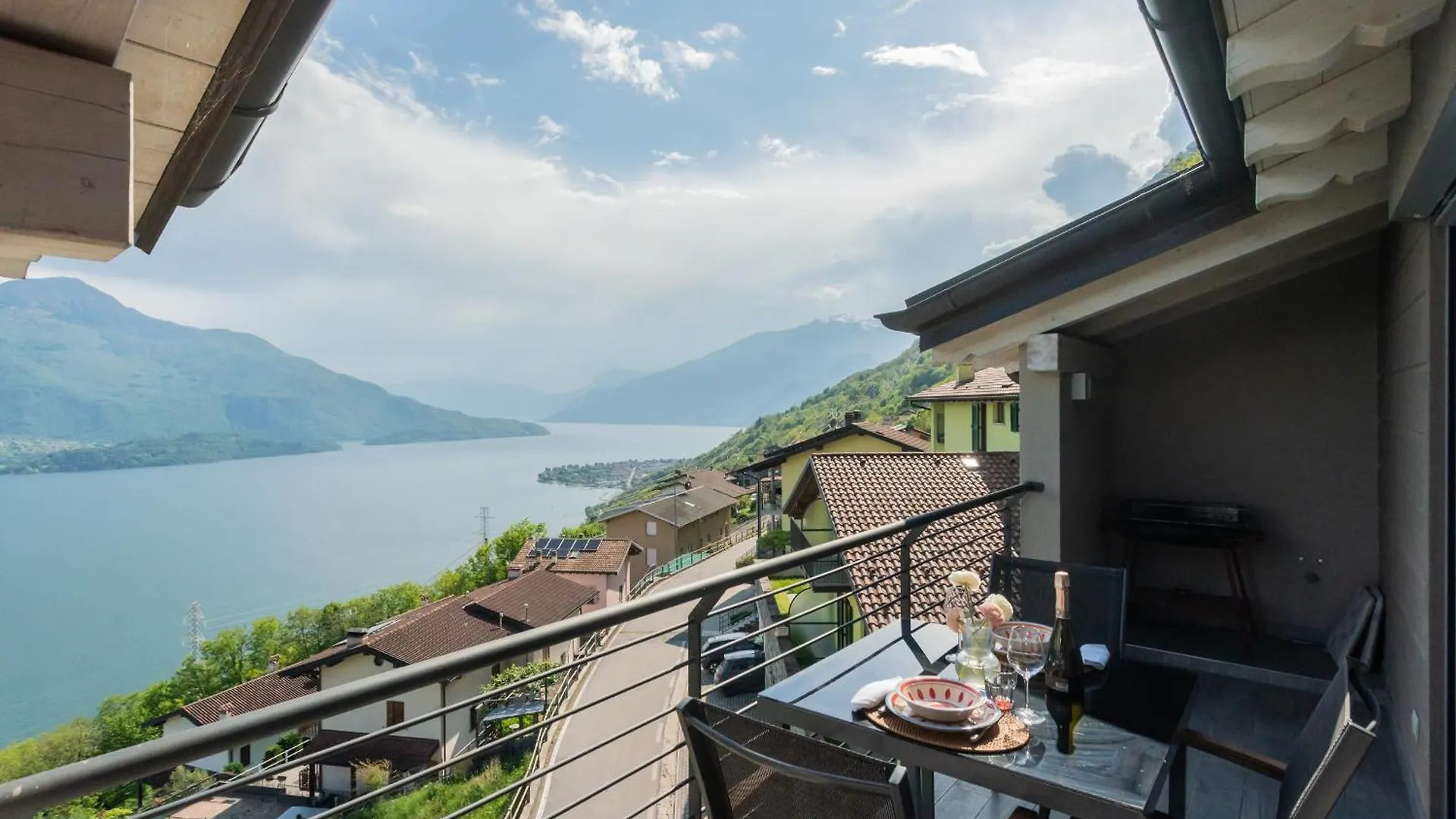 Blooms By The Lake By Rent All Como Gera Lario Apartman