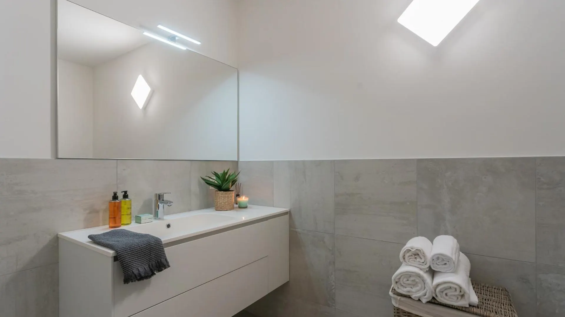 Apartman Blooms By The Lake By Rent All Como Gera Lario Olaszország