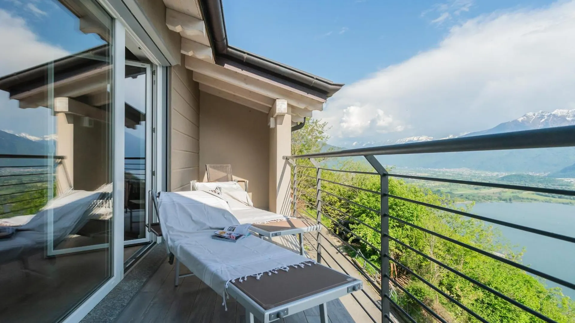 Blooms By The Lake By Rent All Como Gera Lario Apartman